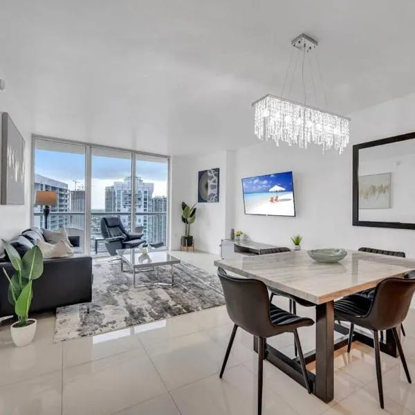 38th floor W residence with amenities,邁阿密的飯店