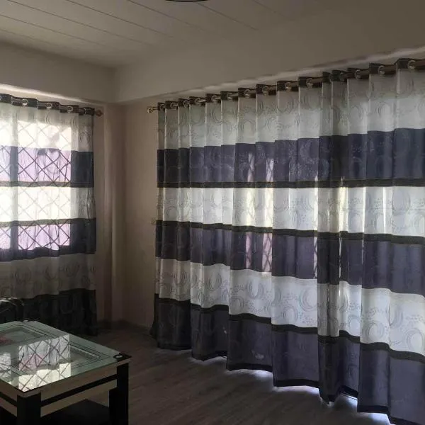 Nadi Town Newly Renovated 2nd Floor Suite with Large Terrace, hotel u gradu 'Momi'