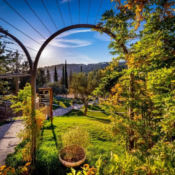 Peace Forest Jerusalem - Cabins & Caravans by City of David, hotel in Jerusalem