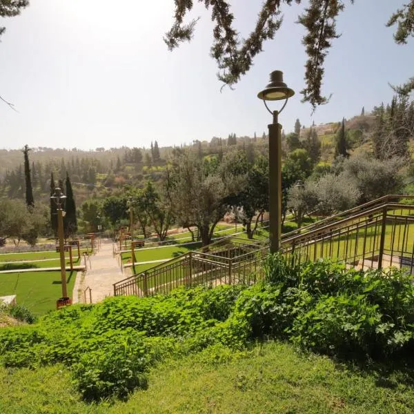 Peace Forest Jerusalem - Cabins & Caravans by City of David, хотел в Йерусалим