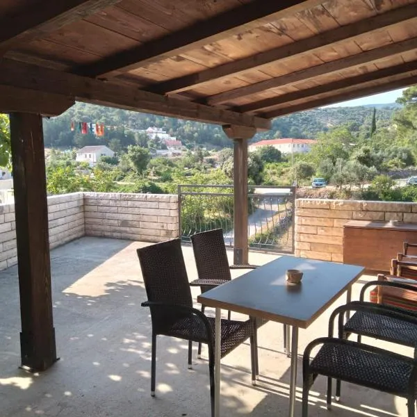 Apartment Liki, hotelli kohteessa Pučišća