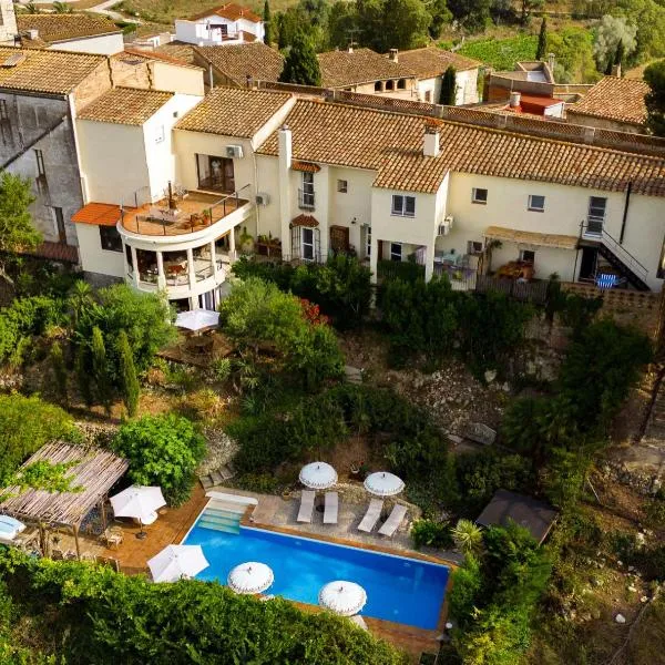 Cal Mestre Casa Rural, hotel in Sant Pau dʼOrdal