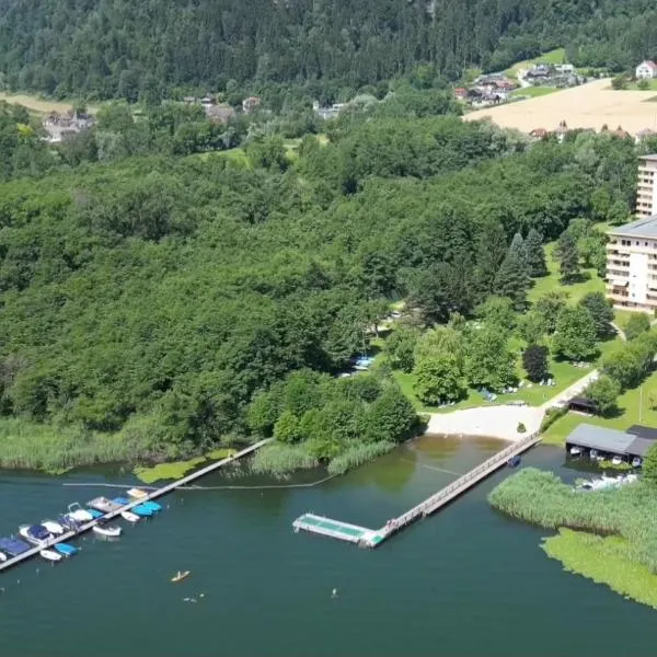 ROBERTO Haus KMB Seeappartement am Ossiacher See mit direktem Seezugang, Hallenbad, hotel in Tschöran