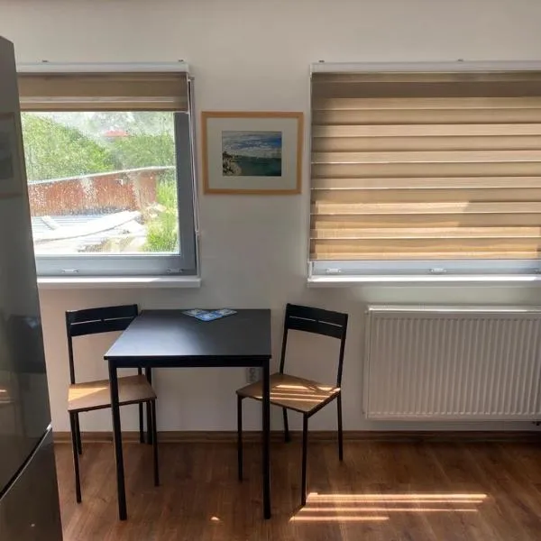 Apartmán - F - Vyhlídka nad řekou, hotel v destinaci Zdiby