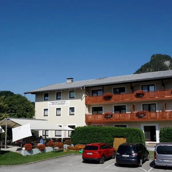 Hotel-Restaurant Stefanihof, hotel v destinaci Fuschl am See