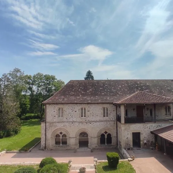 Abbaye Saint Gilbert, hotel in Varennes-sur-Allier