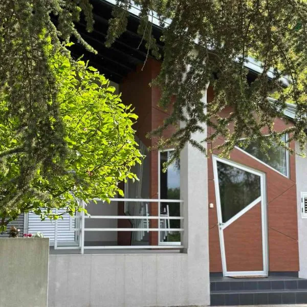 Kuca na Dunavu, hotel v Bělehradě