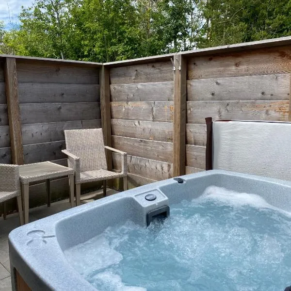 Fox Lodge with Hot Tub, hotel v destinaci Cupar