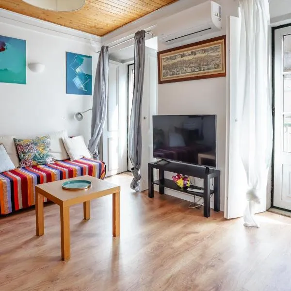 City Center Apt in Lively Bairro Alto!