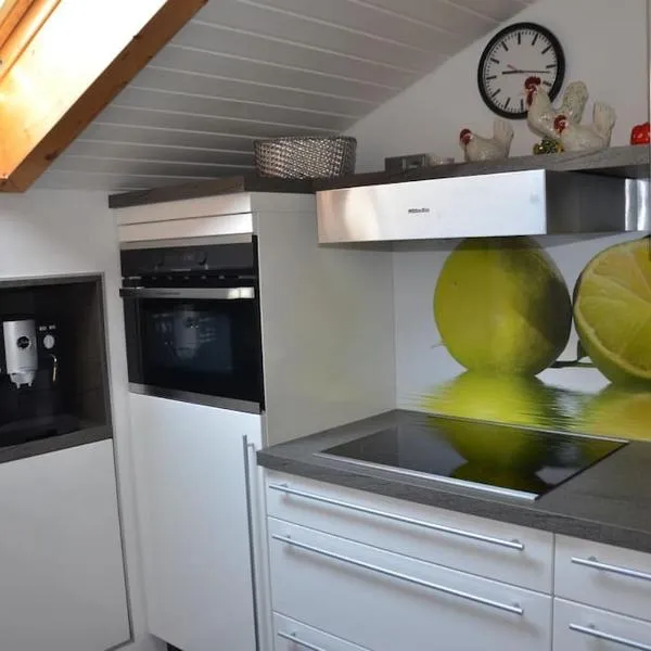 AlpenGlück – **** Ferienwohnung, hotel en Siegsdorf