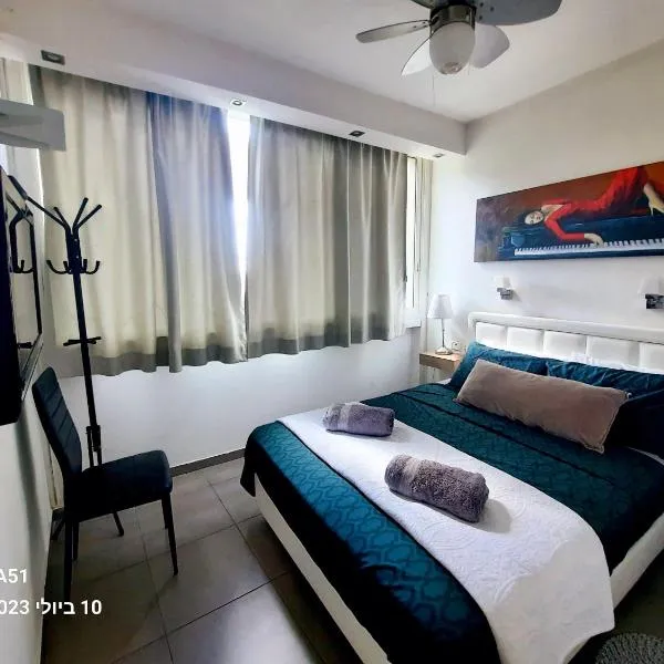 Sea View Suites - דירות נופש עם מקלט, hotel in Caesarea