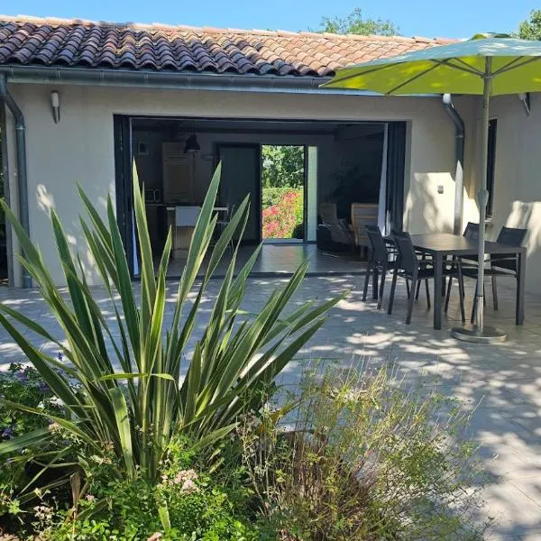 Les Oliviers gîte grand confort au calme classé 3 étoiles, hotel Balazucben