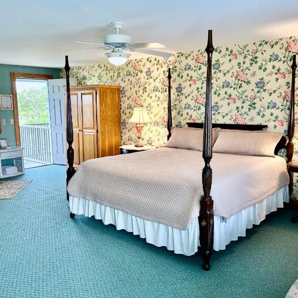 Rose Farm Inn, hotel di New Shoreham