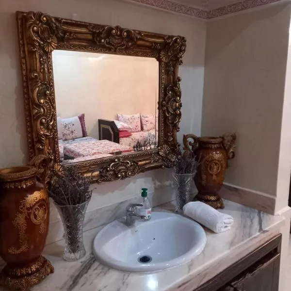 Appartement abdessalam fetouaki, hotel v destinaci Moulay Yacoub