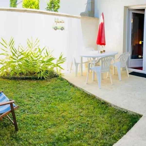 Studio à Anglet très lumineux avec jardinet, hotel v destinácii Anglet