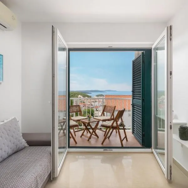 Maki Apartments, hotel v destinácii Hvar