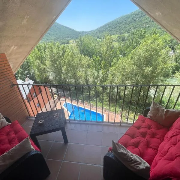 APARTAMENTOS RioMonte 5 - DeLuxe con Jacuzzi, hotel v destinaci Boltaña