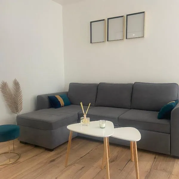 T2 chaleureux à 5 mn du centre/plage avec parking, khách sạn ở Bastia