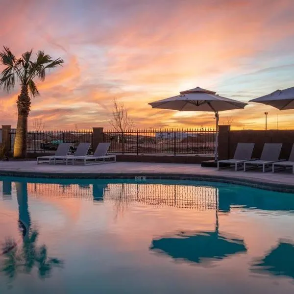 Zion Village PLAYcation 1 - Pool - Hot Tub - Lazy River - EV - Gym - Sleeps 21, hotel en Hurricane