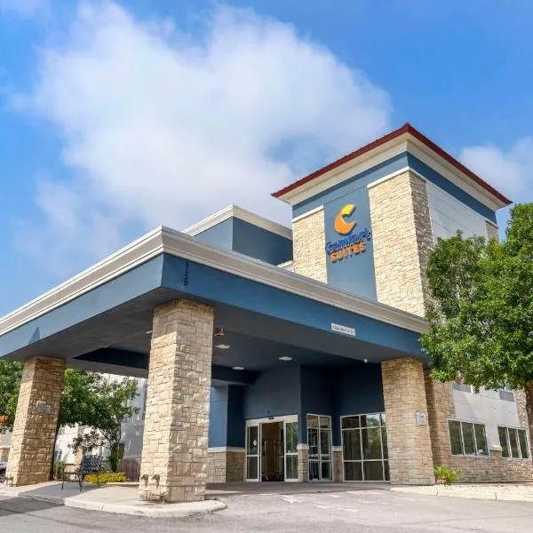 Comfort Suites Medical Center near Six Flags, hotelli kohteessa San Antonio