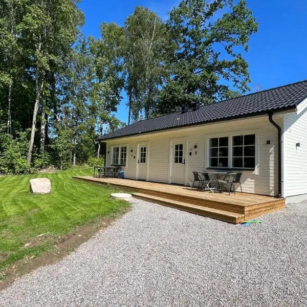Villa sjöviken 24, hotel v destinaci Kolmarden