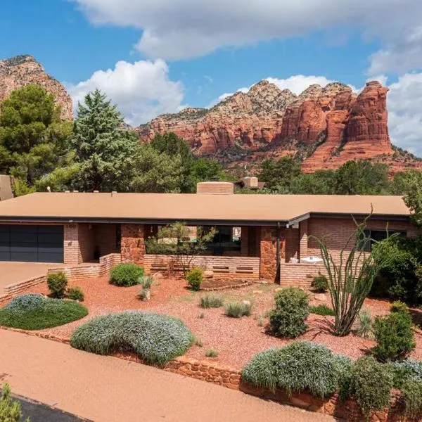 Jacuzzi, Walk to Trails, Stunning Views, Mid-Century Modern,Pool, hotel v destinaci Sedona