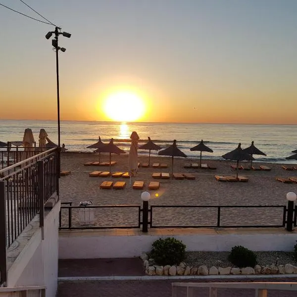 La Perla Bianca Residence, hótel í Eforie Nord