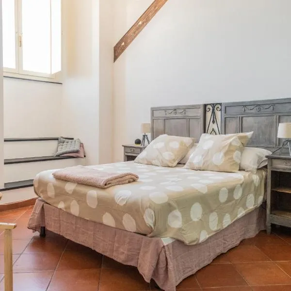 Palazzo Oddo Camere in palazzo storico nel centro di Albenga: Albenga'da bir otel