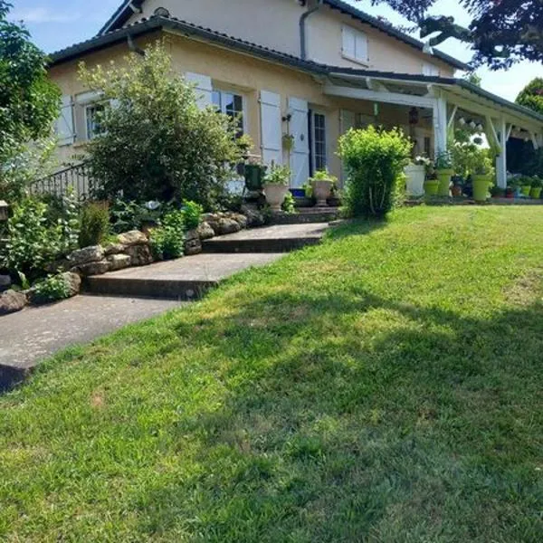 Chez Pepette et Serge, hotel in Saint-Julien-du-Puy