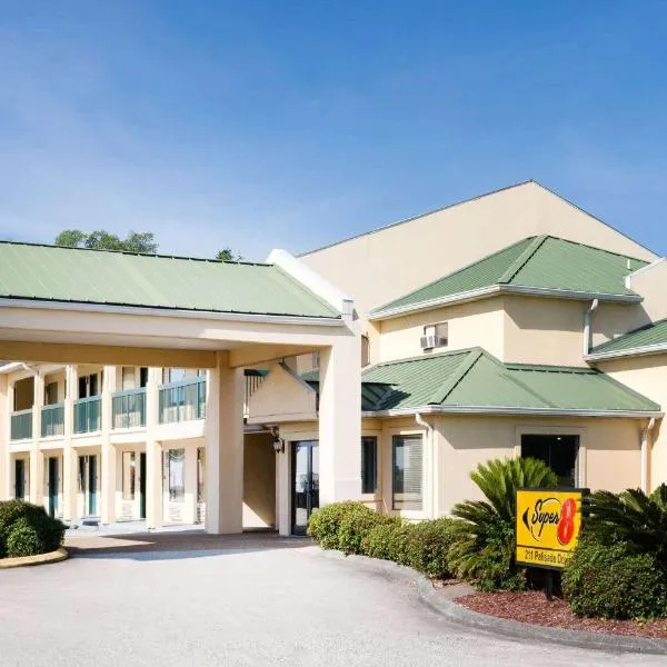 Super 8 by Wyndham Brunswick/South, hotel en Spring Bluff