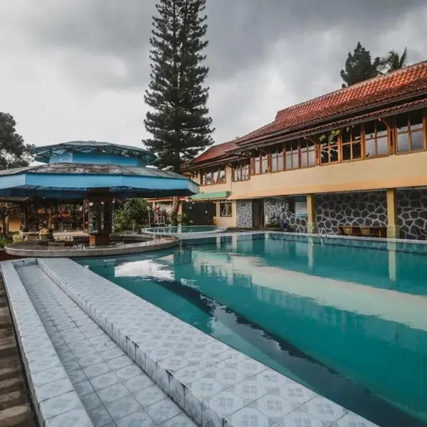 RedDoorz Plus at Neo Asri Hotel Megamendung Puncak Bogor, hotel a Bogor