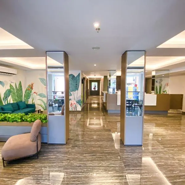 Lun Hotel Manado, hotel in Manado