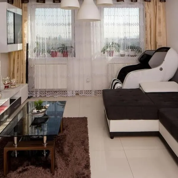 OrangeHomes One bedroom apartment with fireplace, hotel in Budapest
