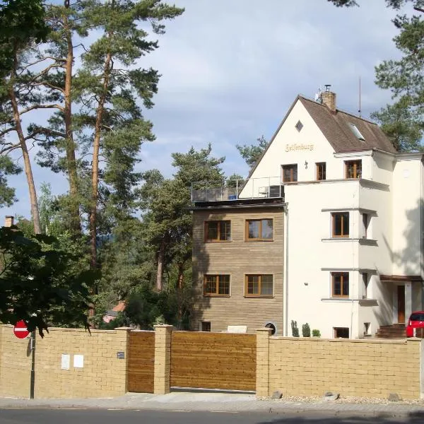 Apartmány FELSENBURG Staré Splavy, hotel in Doksy