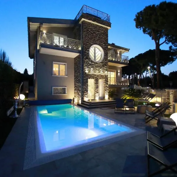 B&B Bellavista Exclusive in zona centrale con piscina riscaldata e Jacuzzi vista lago, hotel v destinaci Desenzano del Garda
