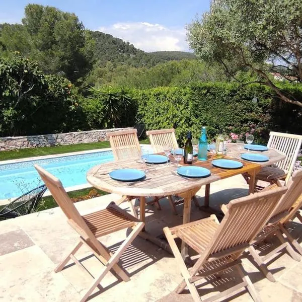 Maison familiale avec piscine 7 personnes, Hotel in Cassis