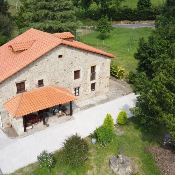Espectacular Casa Rural en Castaneda, hotel in Socobio