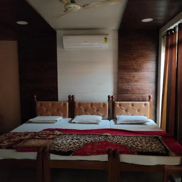 Hotel Shubhadra Guest House, hotel v destinaci Mathura