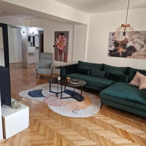 Comfy center apartment, hotel in Skopje