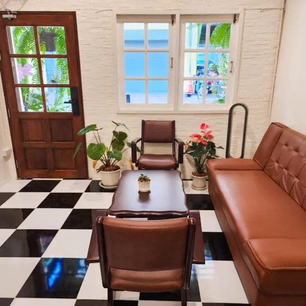 Noir Cafe And Hostel Chinatown Bangkok、Chinatownのホテル
