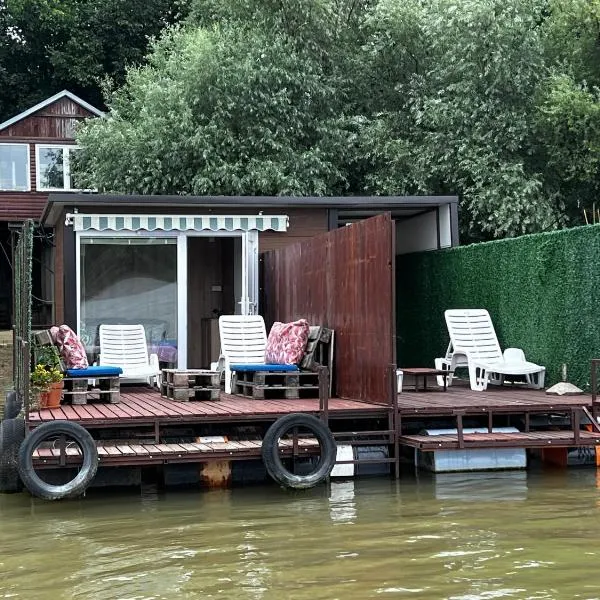 Splav na reci Savi, hotel in Ostružnica