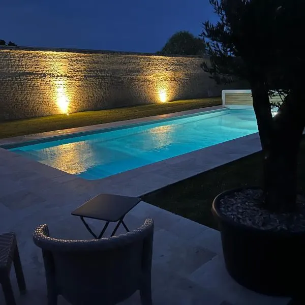 Gîte du Manoir de Berville, hotel v destinaci Saint-Pierre-sur-Dives