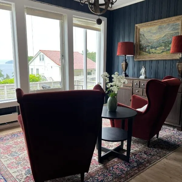 Moldegaard Farmhouse - Apartment A, hotell i Haugen