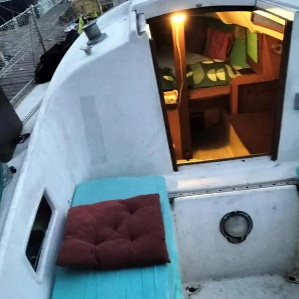 Bateau Voilier « Brenus lll », hotel v destinaci Gruissan