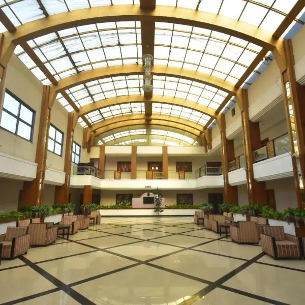 Hotel Royal Highness, hótel í Tinsukia