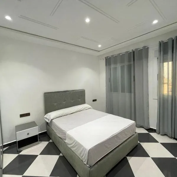 Dina Apartments, hotel in Fnidek