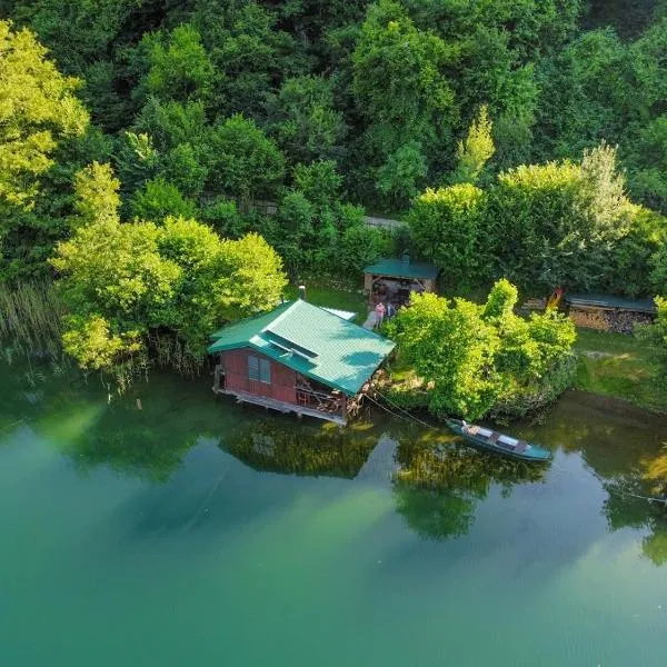 ECO cabin Plivsko jezero Jajce, hotel in Jajce