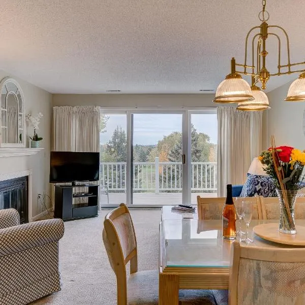Beautiful Comfy 2 Bedroom Condo Stunning Golf Course Views 5166, ξενοδοχείο σε Williamsburg