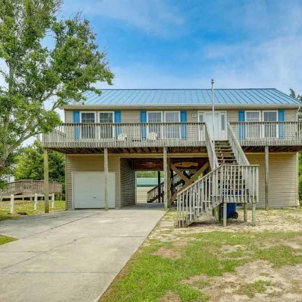 Coastal Emerald Isle Retreat with Deck and Grill!, hotel v destinaci Emerald Isle