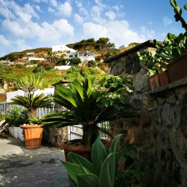 B&B Lunaponzese-Ponza centro, khách sạn ở Ponza